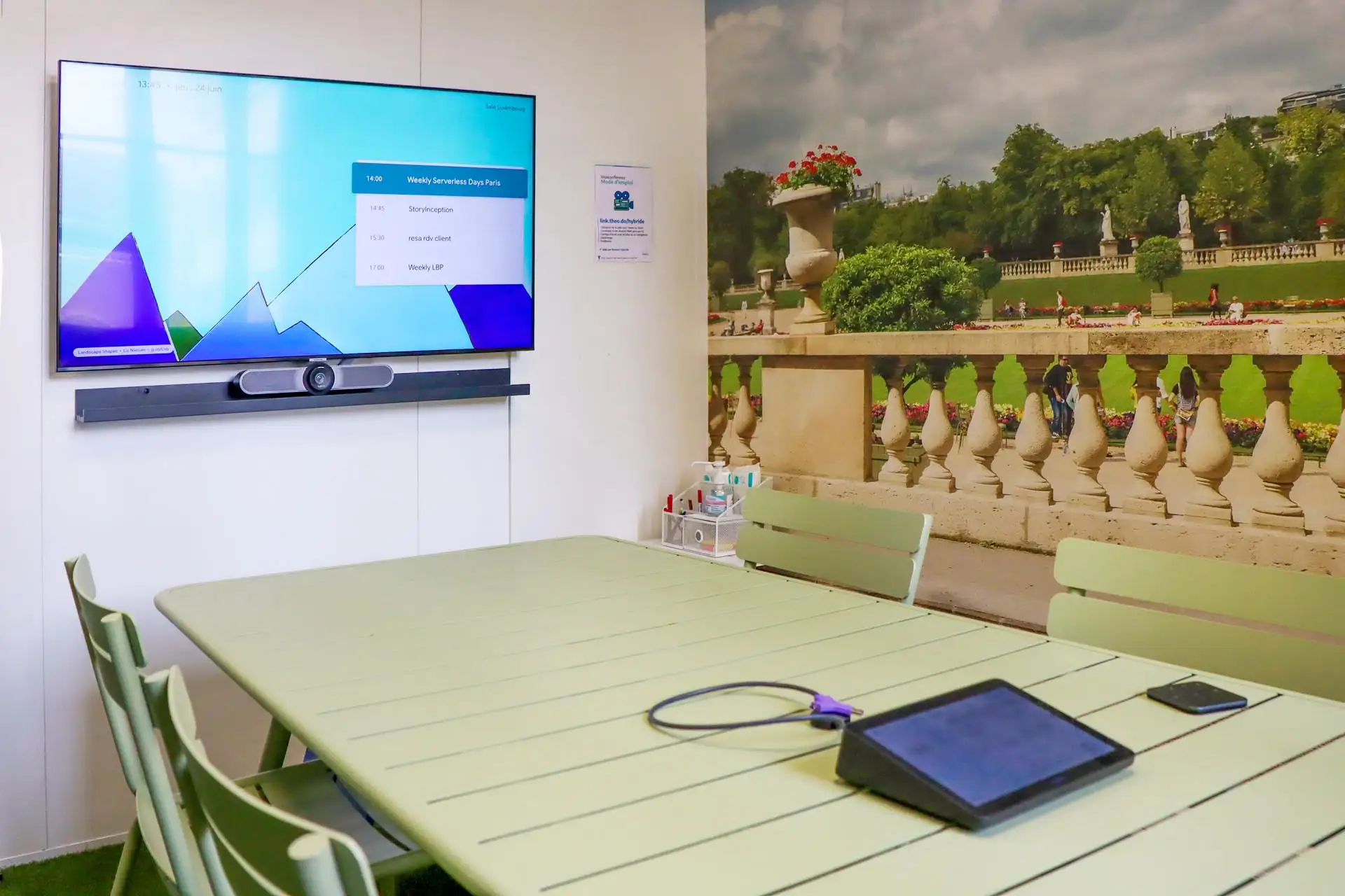 L'image représente "Sala de vídeo Google Meet" par Wipple - Vous allez aimer vos salles de réunion.